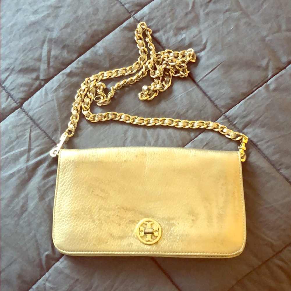 Tory Burch Adalyn Clutch in Gold Metallic